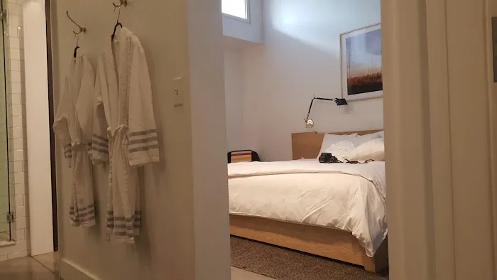 The 404 Hotel 5
