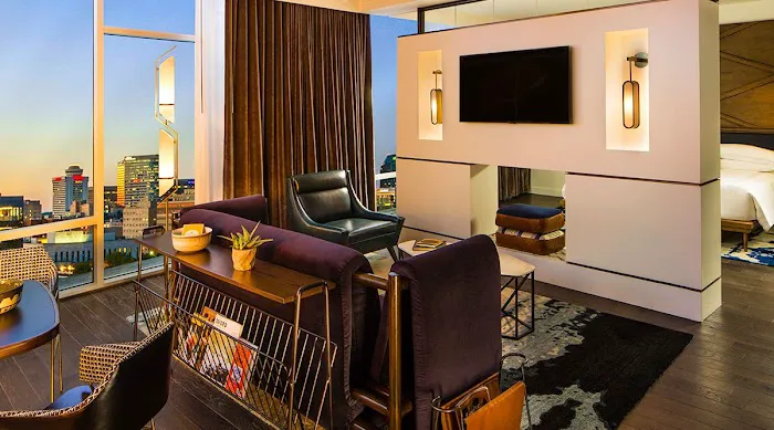Thompson Nashville, by Hyatt 5