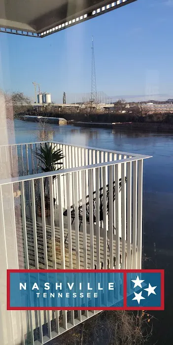 Eve on the River 305 5