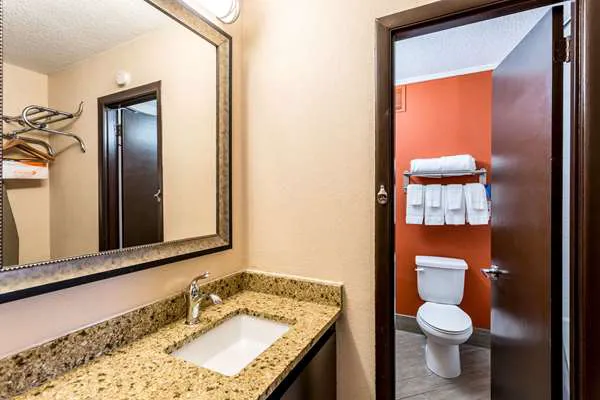 Comfort Inn & Suites Nashville Downtown - Stadium 5