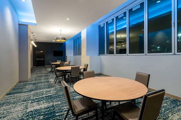 La Quinta Inn & Suites by Wyndham Nashville 5