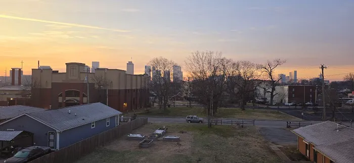 Monroe Unit 2 - Colorful 4BR Condo in Heart of Nashville 5