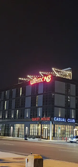 Waymore's Guest House & Casual Club 5