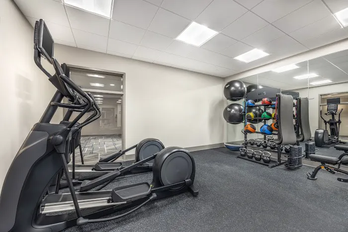Holiday Inn Express and Suites Nashville West End Univ Area, an IHG Hotel 5