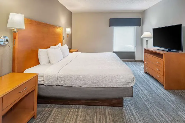 Hampton Inn & Suites Nashville-Vanderbilt-Elliston Place 5