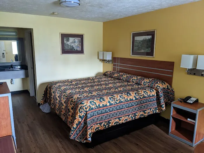 Apple Annie's Inn 5