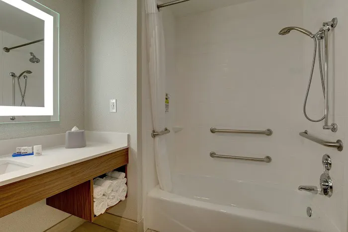 Holiday Inn Express & Suites Nashville-Opryland by IHG 5