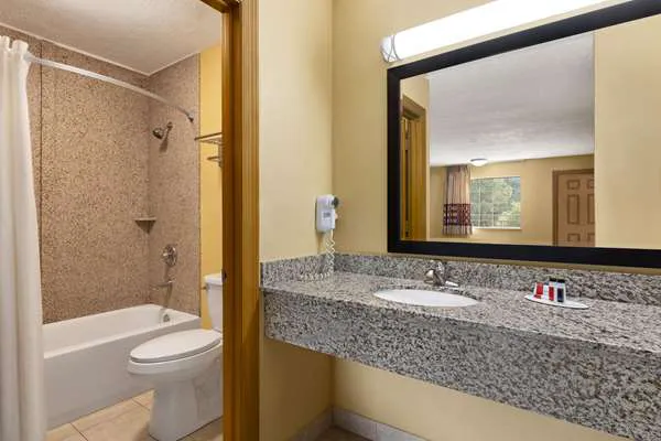Super 8 by Wyndham Whites Creek/ Nashville NW Area 5