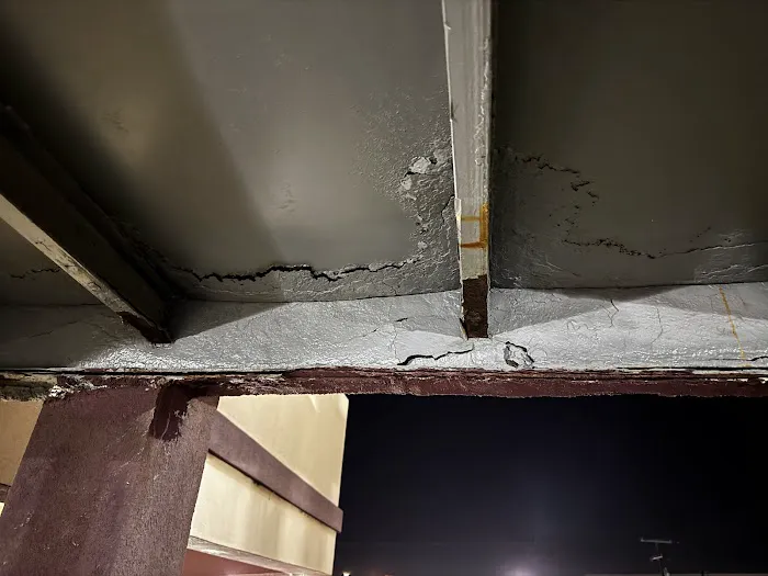 Executive Inn & Suites 5