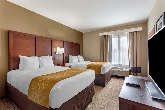 Comfort Suites At Rivergate Mall 4