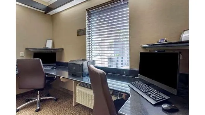 Comfort Suites At Rivergate Mall 4