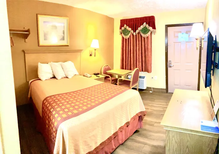 Rodeway Inn 5