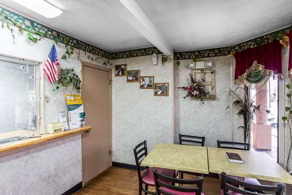 Rodeway Inn 5