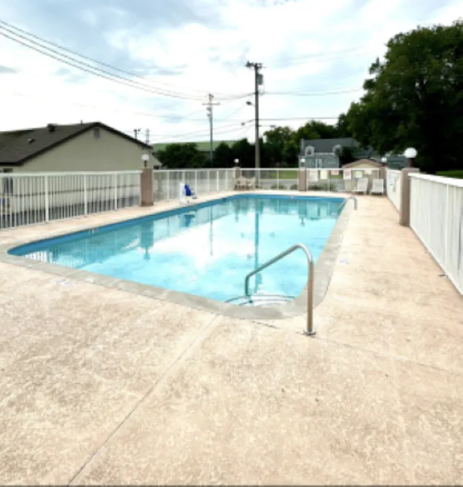 Rodeway Inn 5