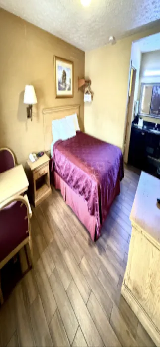Rodeway Inn 5