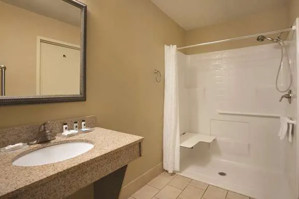 Country Inn & Suites by Radisson, Goodlettsville, TN 5