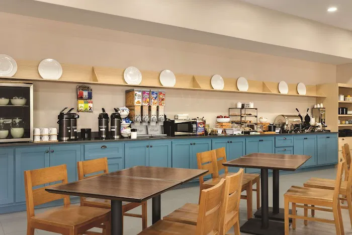 Country Inn & Suites by Radisson, Goodlettsville, TN 5