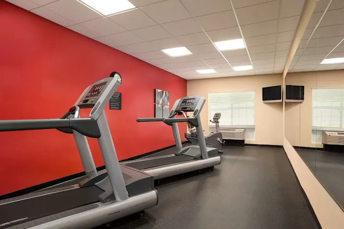 Country Inn & Suites by Radisson, Goodlettsville, TN 5