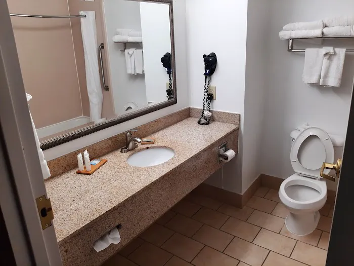 Country Inn & Suites by Radisson, Goodlettsville, TN 5