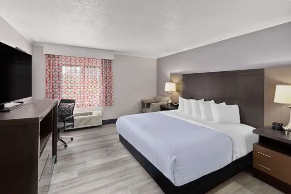 La Quinta Inn & Suites by Wyndham Goodlettsville - Nashville 4