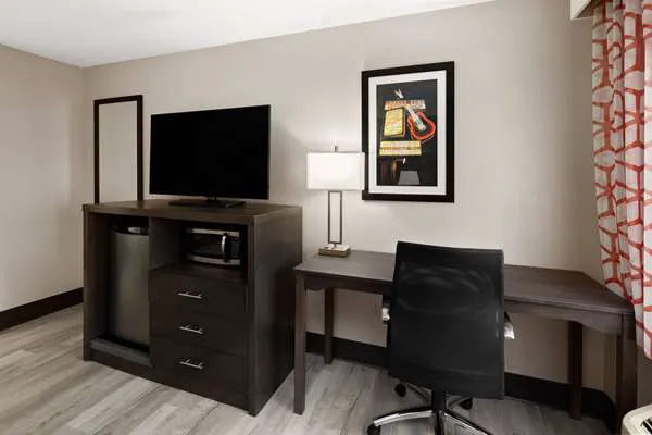 La Quinta Inn & Suites by Wyndham Goodlettsville - Nashville 4