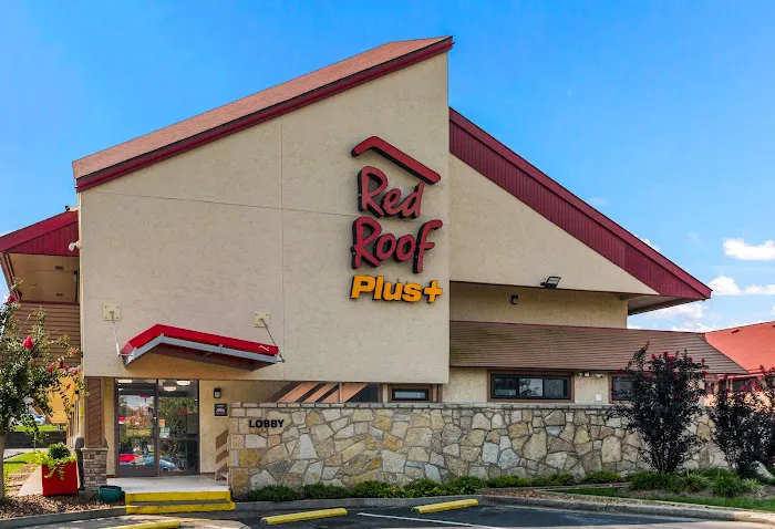 Red Roof PLUS+ Nashville North - Goodlettsville 4