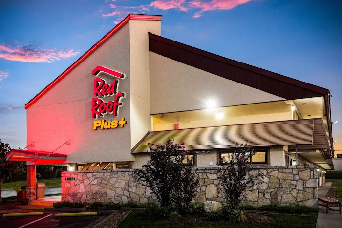 Red Roof PLUS+ Nashville North - Goodlettsville 4