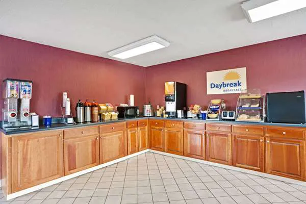 Days Inn by Wyndham Joelton/Nashville 5