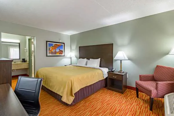 Quality Inn 4