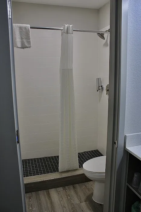 Hummingbird Hotel 4