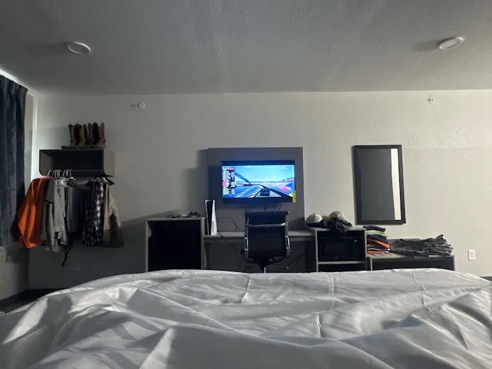 Hummingbird Hotel 4