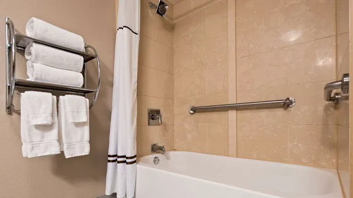 Best Western Plus Sunrise Inn 5