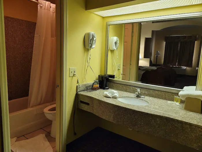 Travelodge by Wyndham Nashville 5