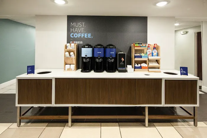 Holiday Inn Express & Suites Nashville - Brentwood I-65 by IHG 4