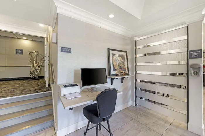 Best Western Brentwood 4