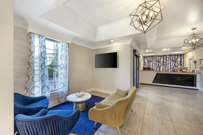 Best Western Brentwood 4