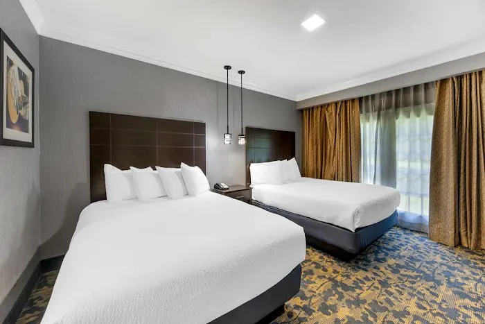Best Western Brentwood 4