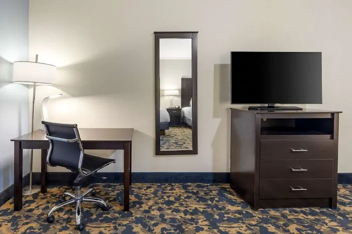 Best Western Brentwood 4