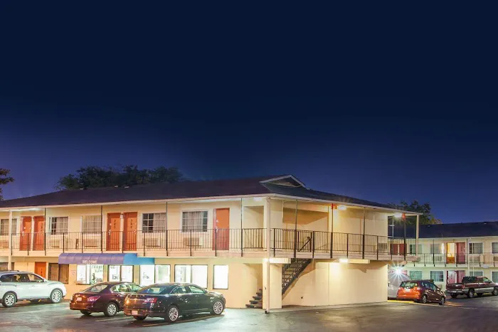 Travelodge - Nashville TN 4