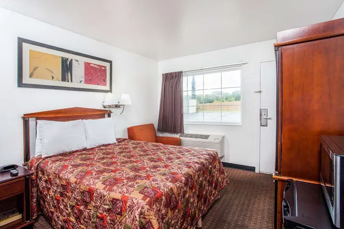 Travelodge - Nashville TN 4