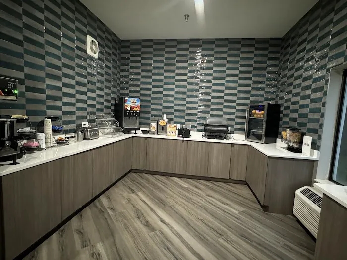 Brentwood Suites, Ascend Hotel Collection 5