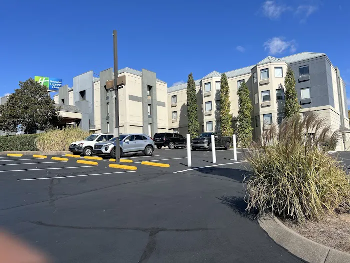 Holiday Inn Express & Suites Nashville-I-40&I-24(Spence Ln) by IHG 5