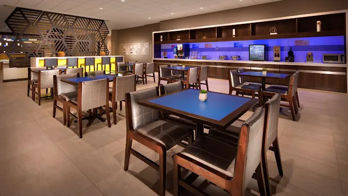 GLō Best Western Nashville Airport 4