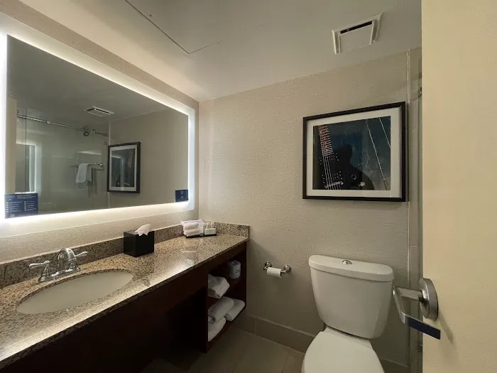 Embassy Suites by Hilton Nashville Airport 4