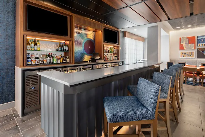 Hampton Inn by Hilton Nashville Airport Century Place 4