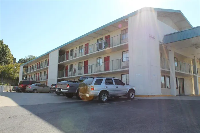Somatel Nashville Airport Hotel 4