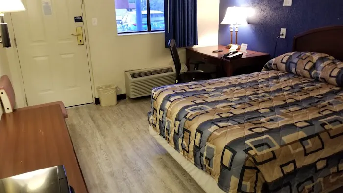 Somatel Nashville Airport Hotel 4