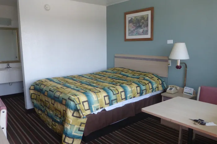 Somatel Nashville Airport Hotel 4