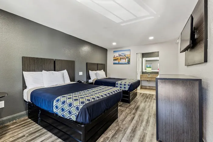 Knights Inn Antioch 5