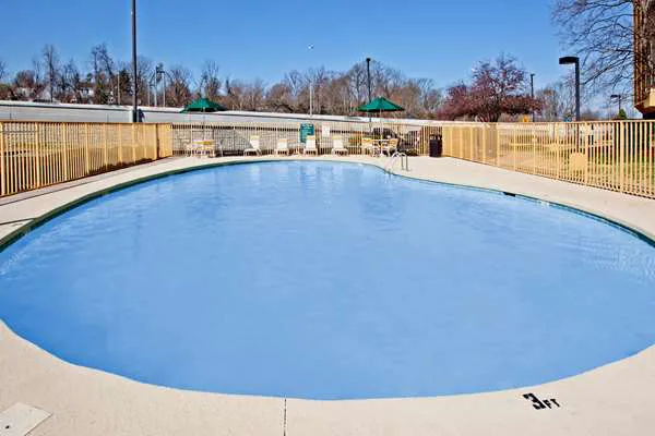 La Quinta Inn & Suites by Wyndham Nashville Airport/Opryland 5